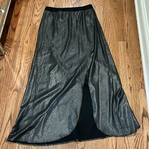 Express metallic skirt